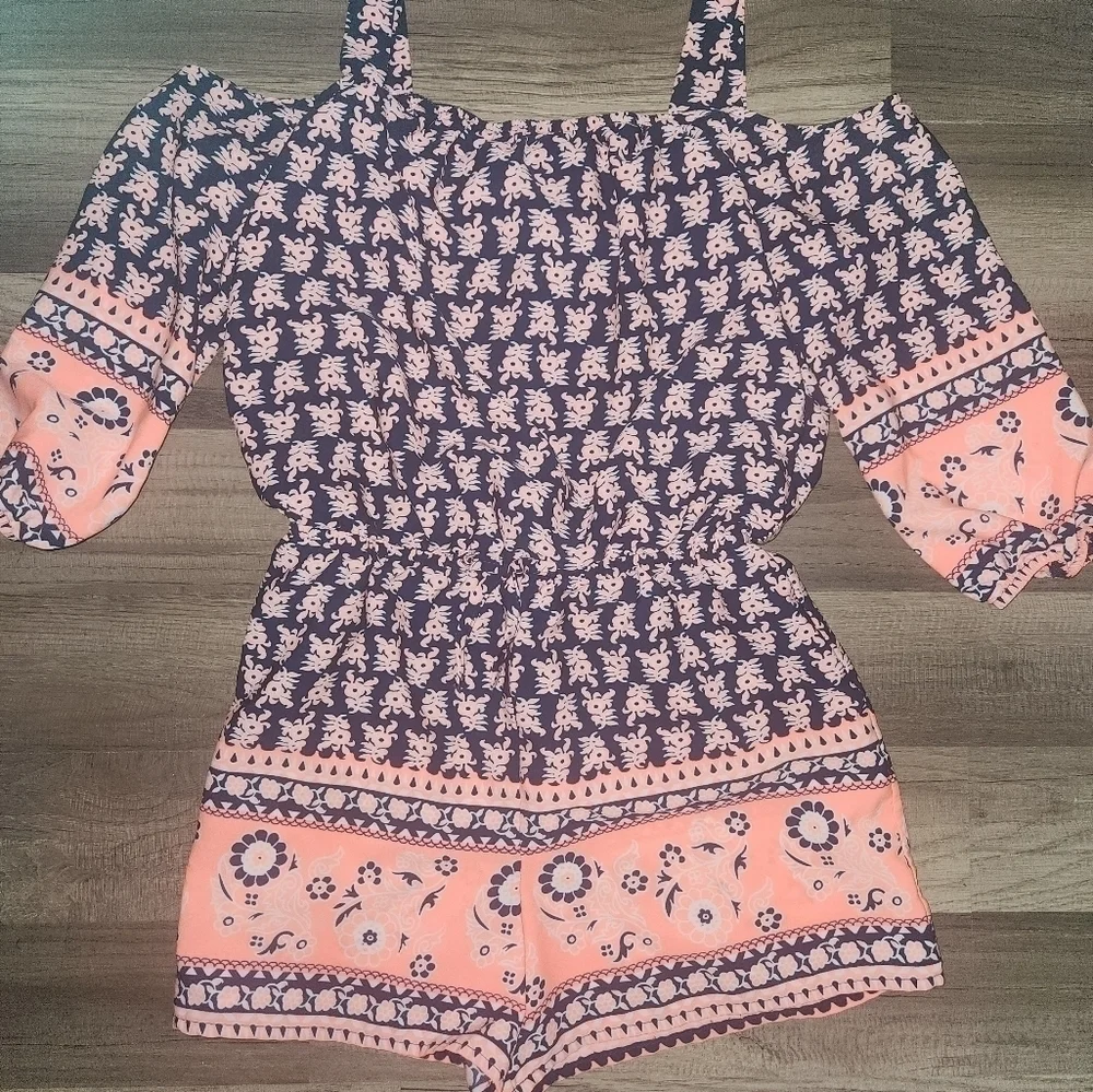 My Michelle Navy & Pink Paisley Romper. Size Large perfect for spring.Easter
